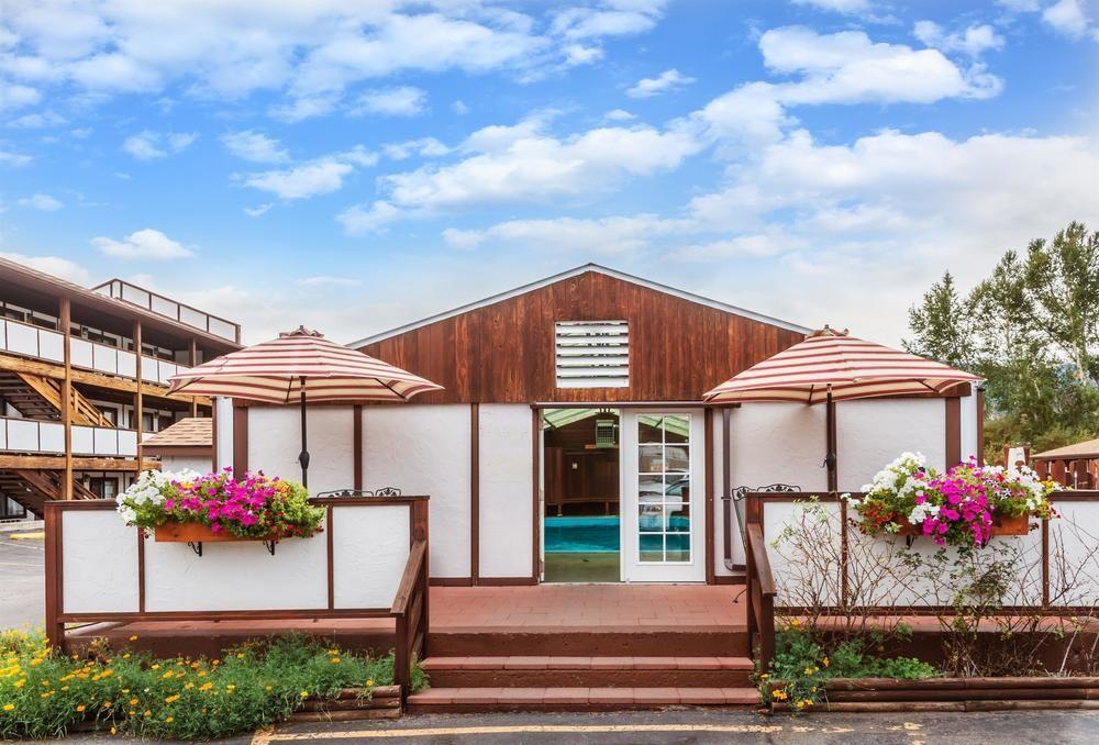 Loyal Duke Lodge Salida Exterior foto