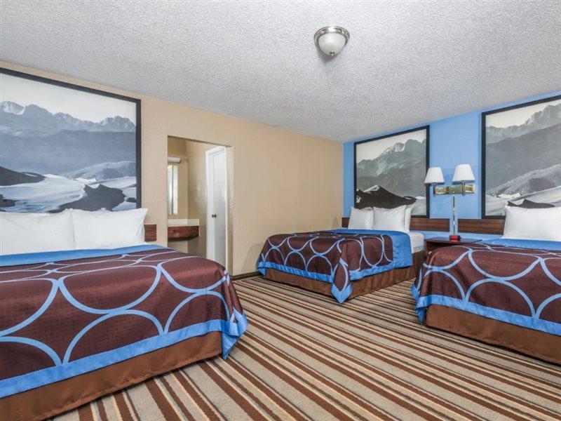 Loyal Duke Lodge Salida Exterior foto